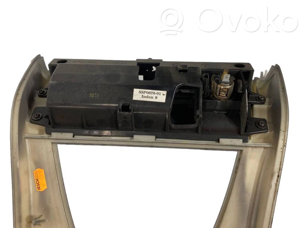 Ātrumu pārslēgšanas sviras dekoratīvā apdare (plastmasas)