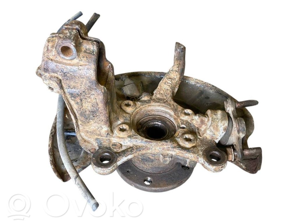 Priekšējā riteņa rumbas vārpstas šarnīrs (stupica, capfa)