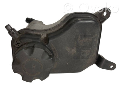 Dzesēšanas šķidruma izplešanās tvertne