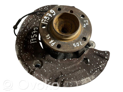 Priekšējā riteņa rumbas vārpstas šarnīrs (stupica, capfa)