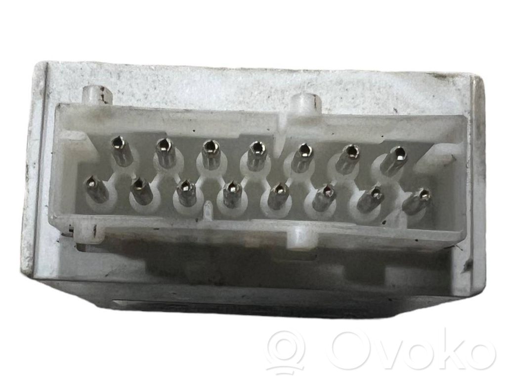 Bagāžnieka pārsega vadības bloks