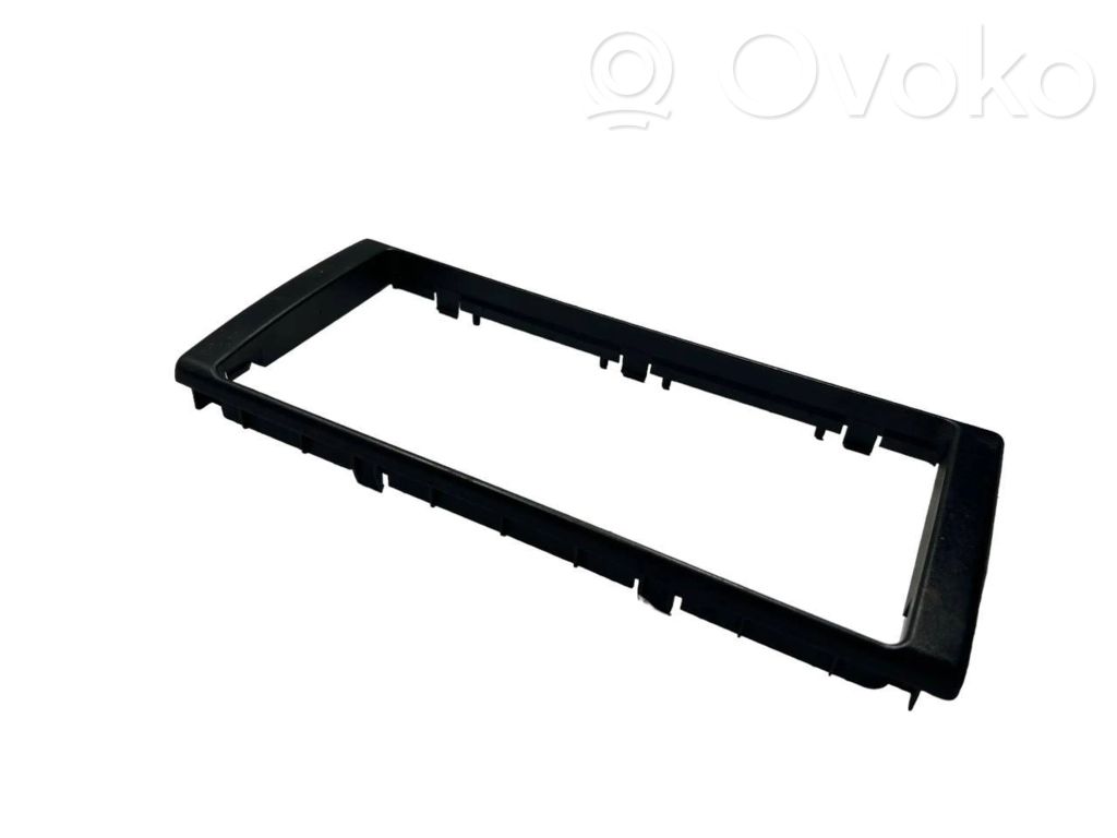 Radiouztvērēja / navigācija dekoratīvā apdare