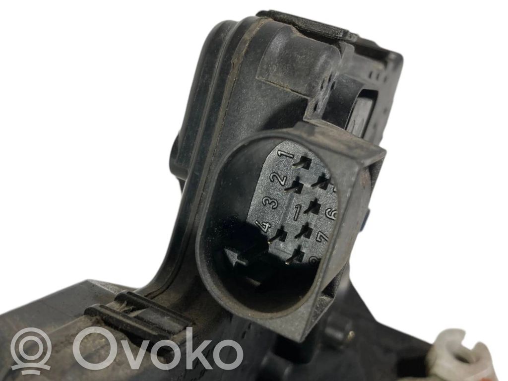 Замок сзади