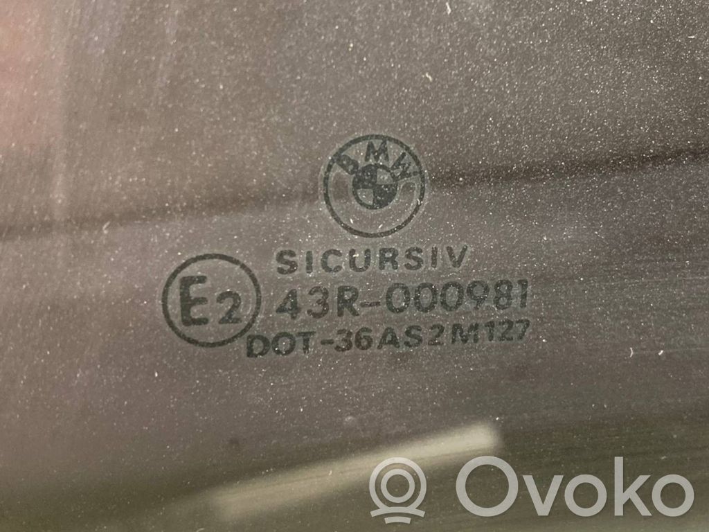 aizmugurējo durvju stikls