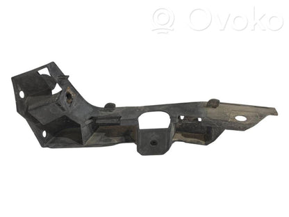 Priekšpusē bampera turētājs