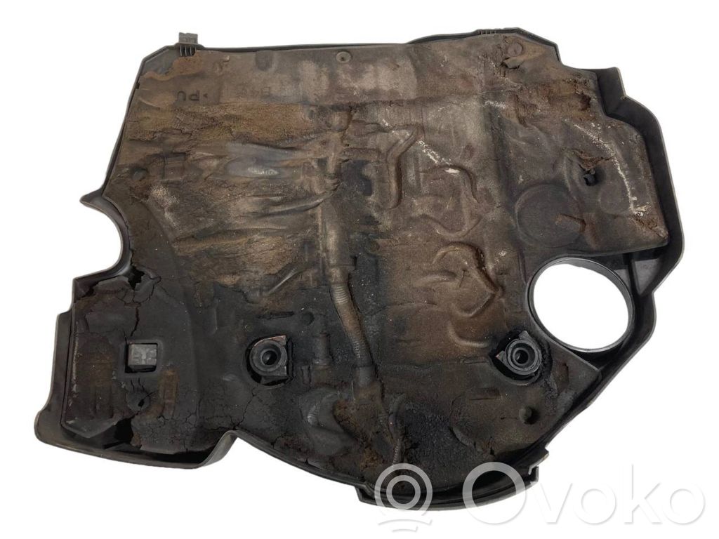 Крышка двигателя (декоративная отделка)