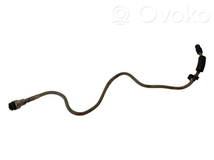 Degvielas caurulīte (-es)