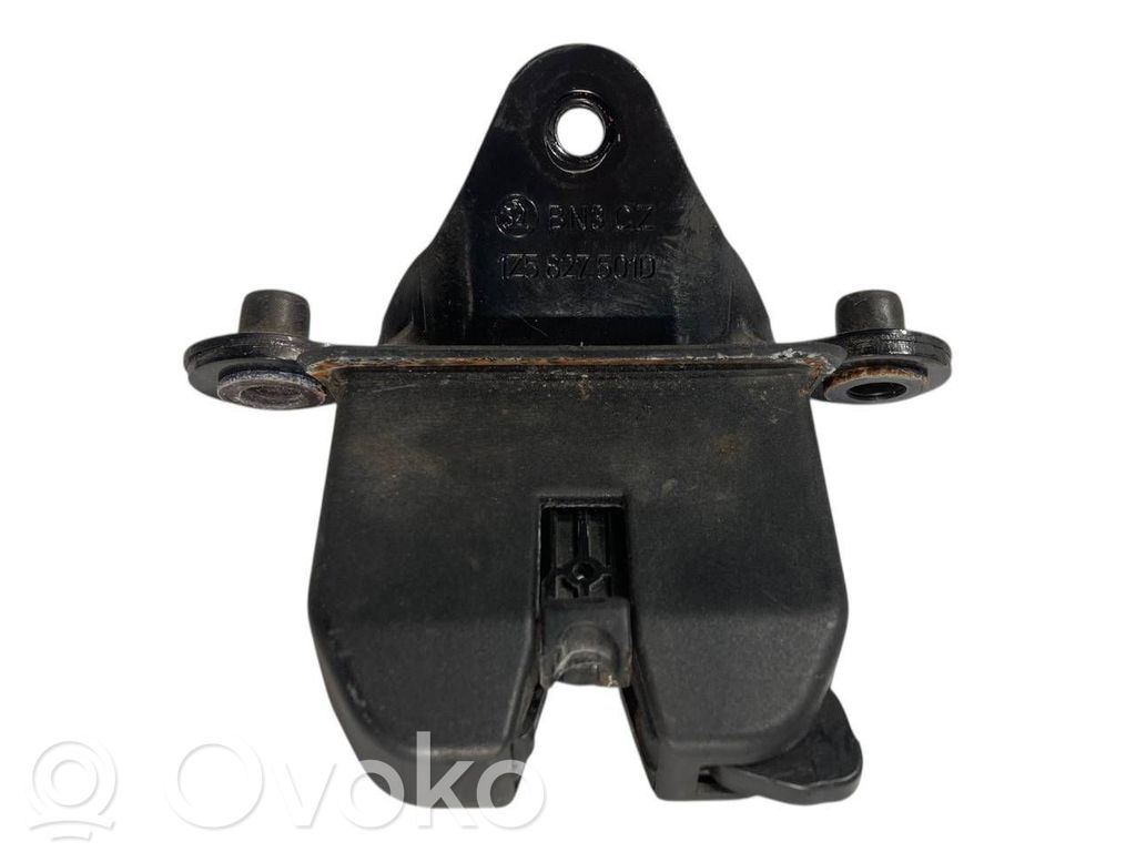 Aizmugurējā pārsega slēdzene