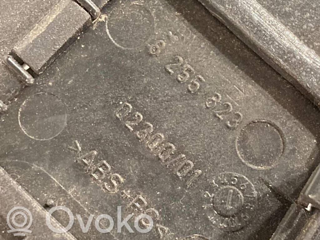 Bagāžnieka sliekšņa dekoratīvā apdare