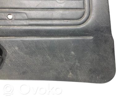 Apšuvums aizmugurējām durvīm