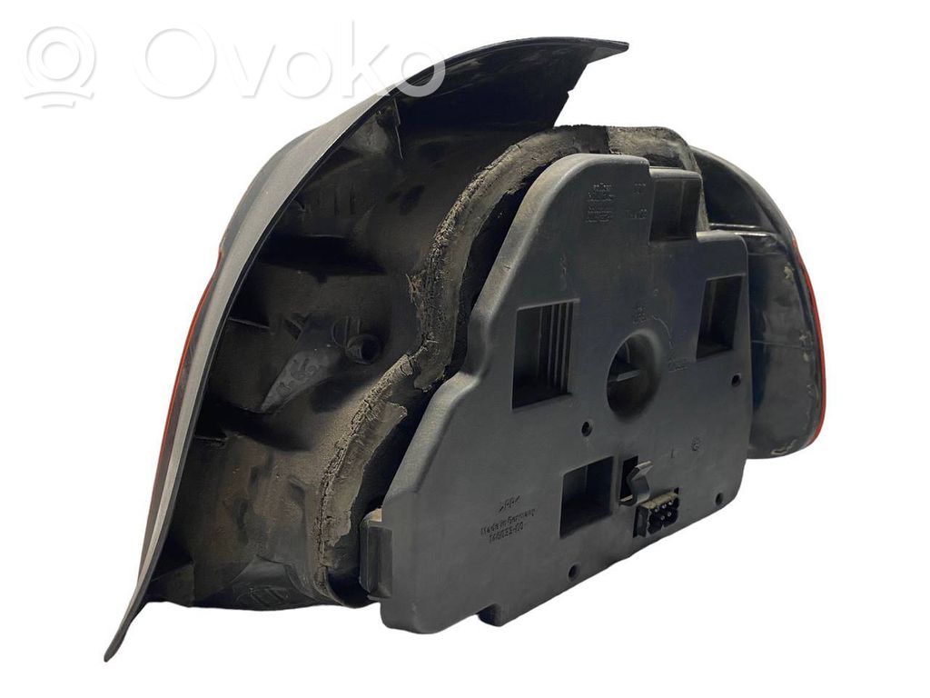 Aizmugurējais lukturis virsbūvē