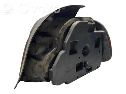 Aizmugurējais lukturis virsbūvē