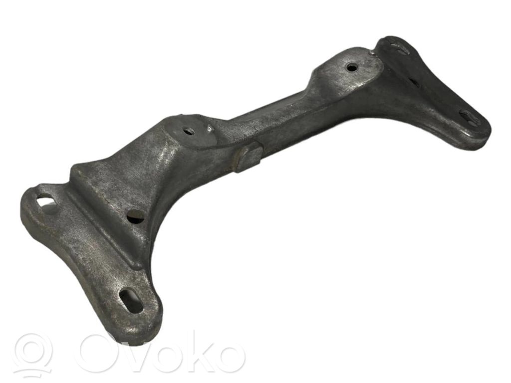 Кронштейн крепления трансмиссии