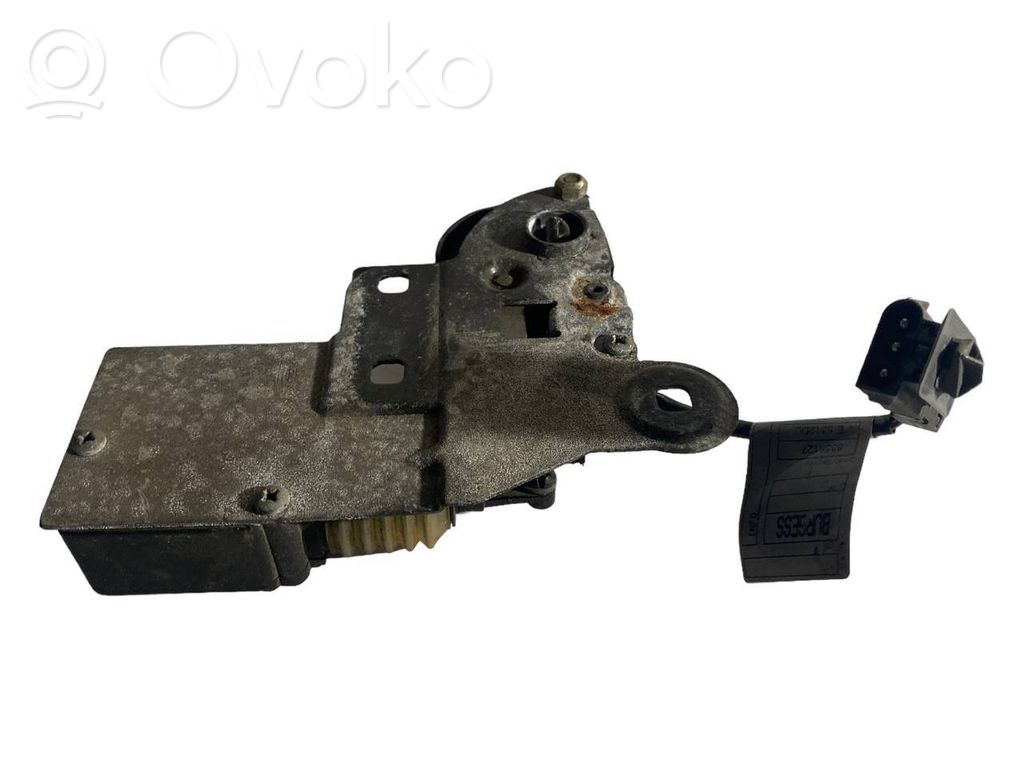 Замок заднего окна