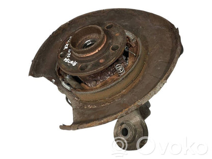 Aizmugurē riteņa rumbas vārpstas šarnīrs (stupica, capfa)