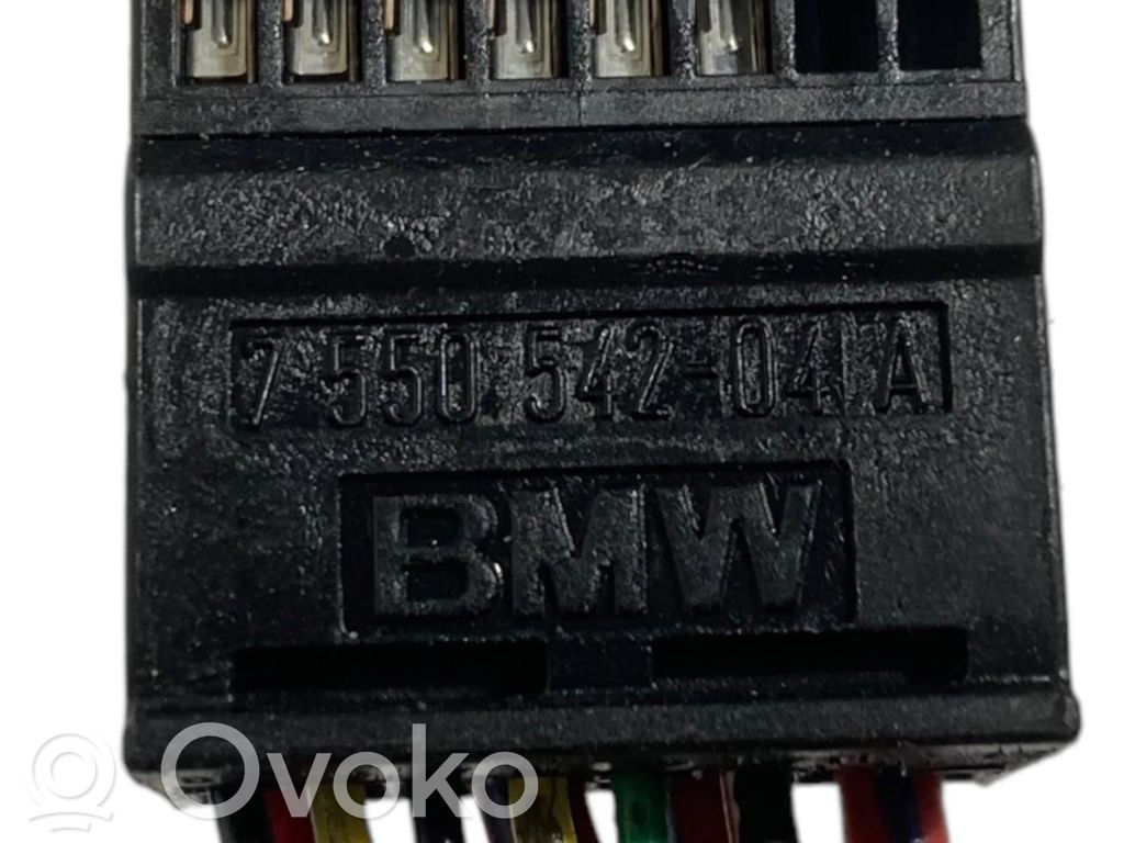 Pārnesumkārbas vadu instalācija