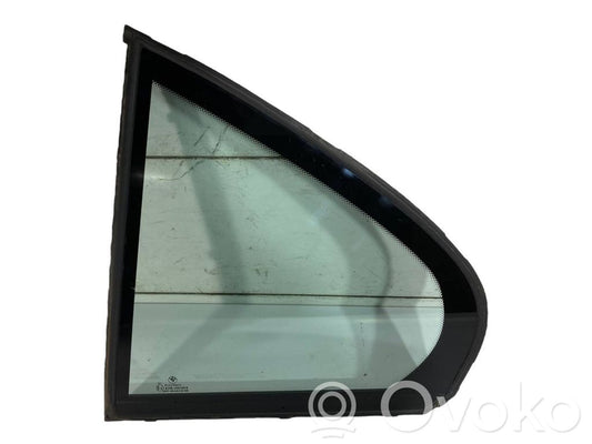 Mazais stikls "A" aizmugurējās durvīs