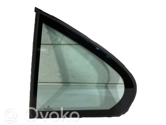 Mazais stikls "A" aizmugurējās durvīs