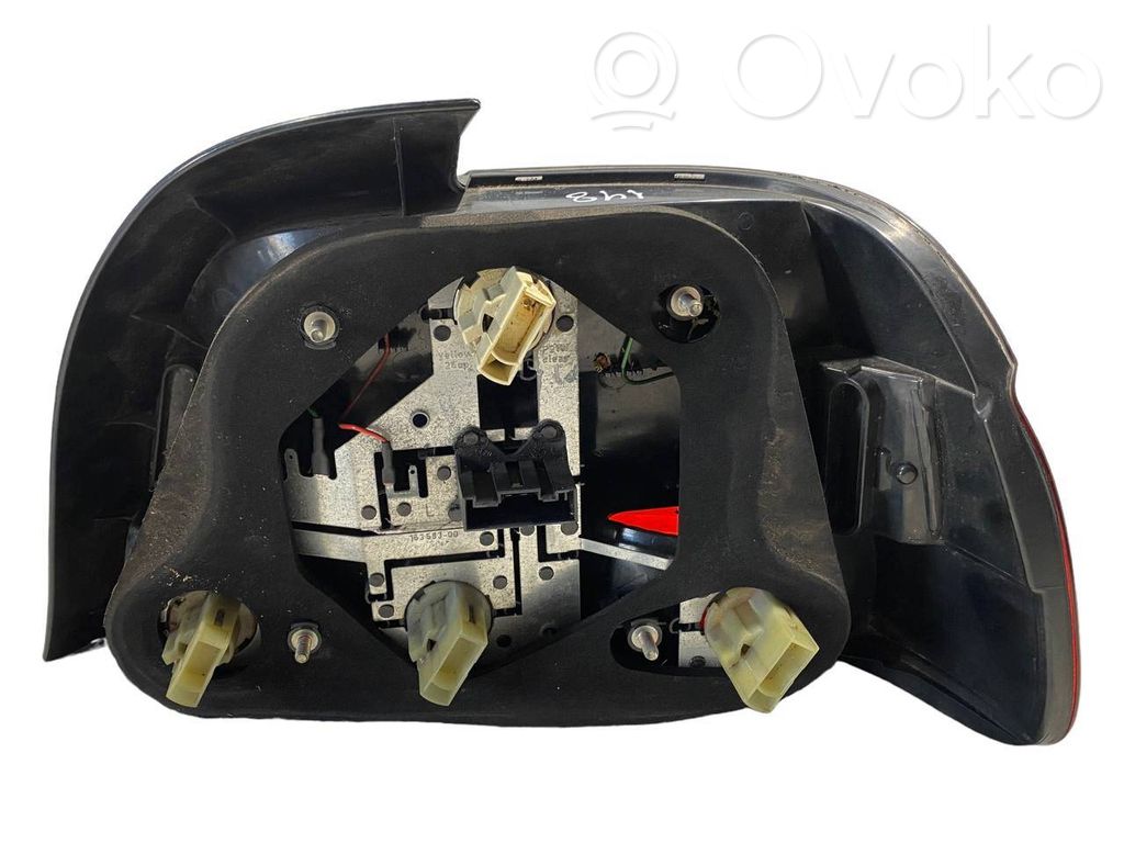 Aizmugurējais lukturis virsbūvē