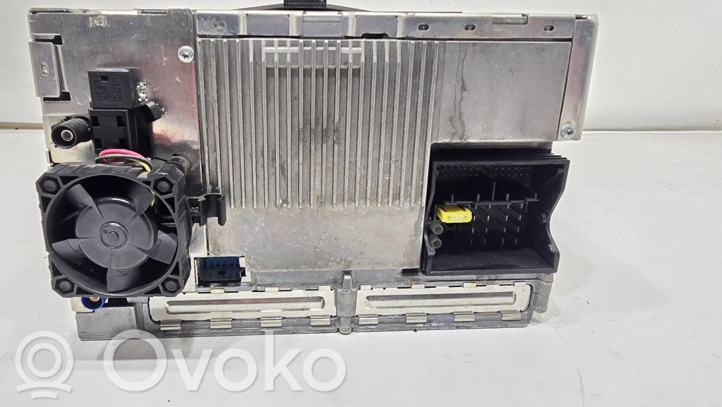 Radio / CD/DVD player / navigation