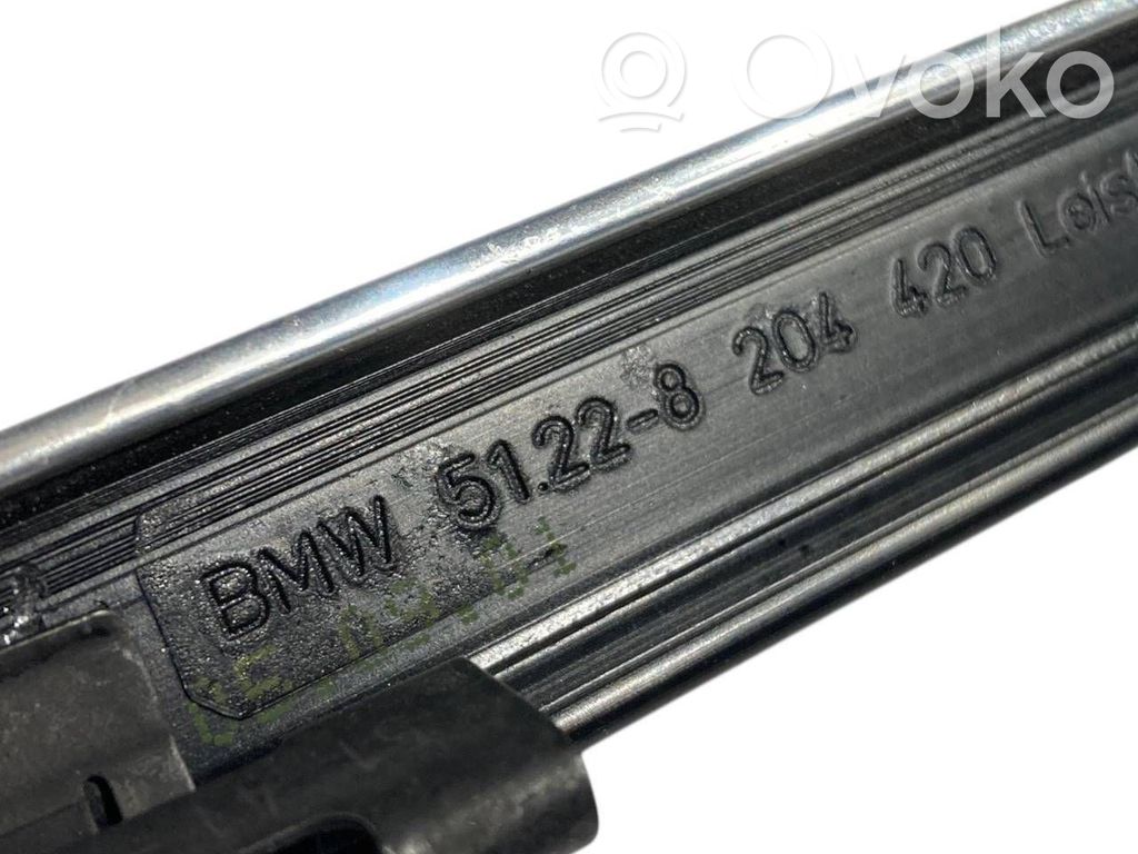 Apšuvums aizmugurējām durvīm