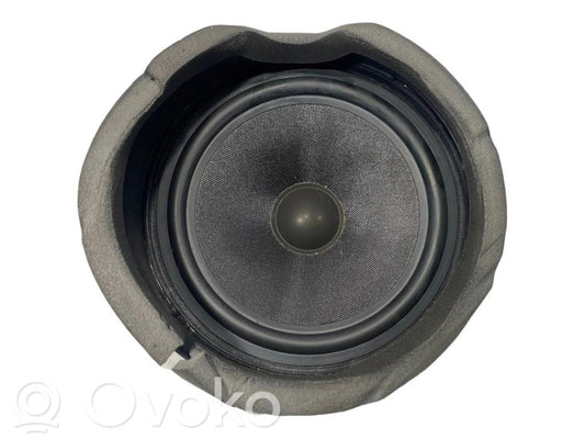 Speaker(s) in front door
