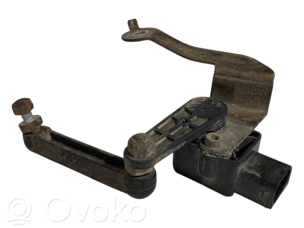 Augstuma sensors (priekšējo lukturu)