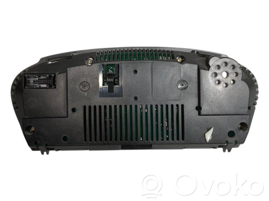 Speedometer (in the instrument panel)
