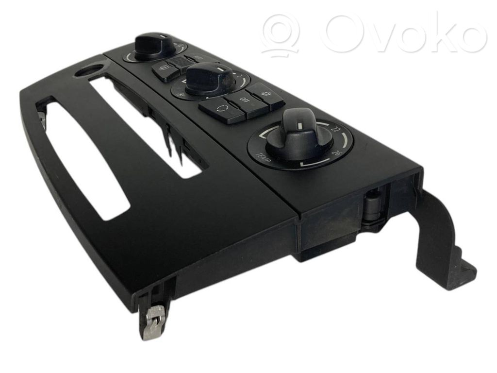 Air conditioning / climate control / interior heating control unit (in the passenger compartment)