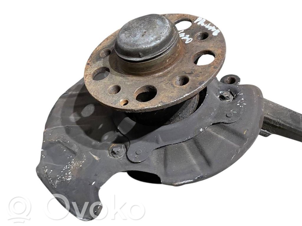 Priekšējā riteņa rumbas vārpstas šarnīrs (stupica, capfa)