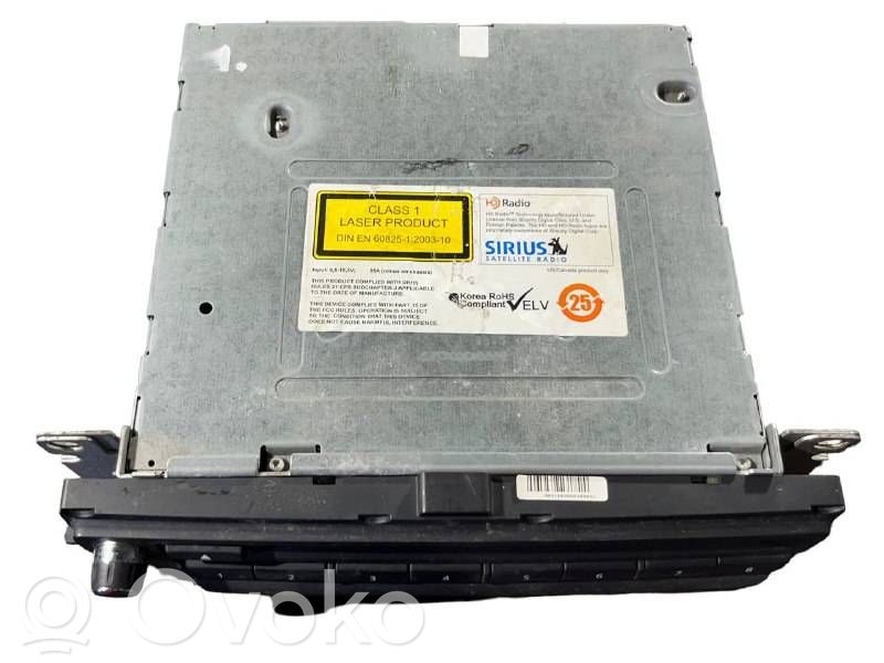 Radio / CD/DVD atskaņotājs / navigācija