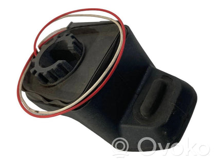 Aizmugurējā stikla aizmugurējā stikla atvēršanas rokturis