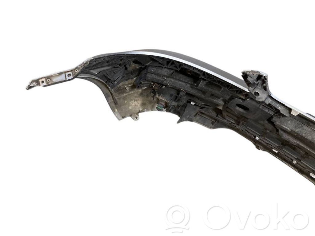 Передний бампер