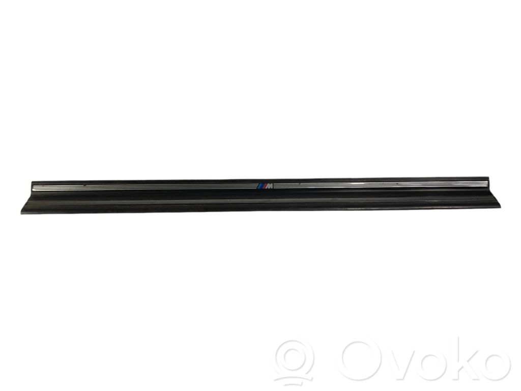 Priekšējā sliekšņa dekoratīvā apdare (iekšējā)