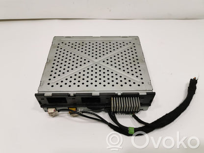 Radio / CD/DVD atskaņotājs / navigācija