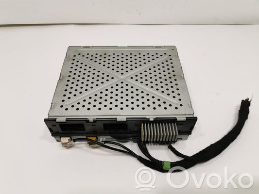 Radio / CD/DVD atskaņotājs / navigācija