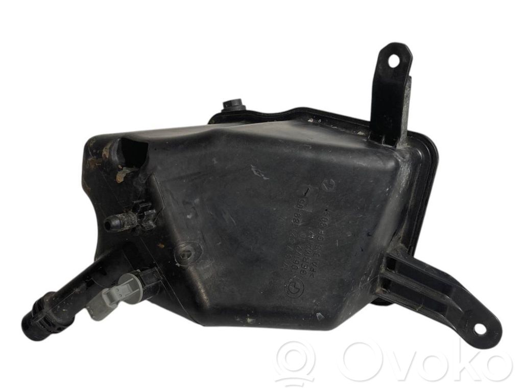 Dzesēšanas šķidruma izplešanās tvertne