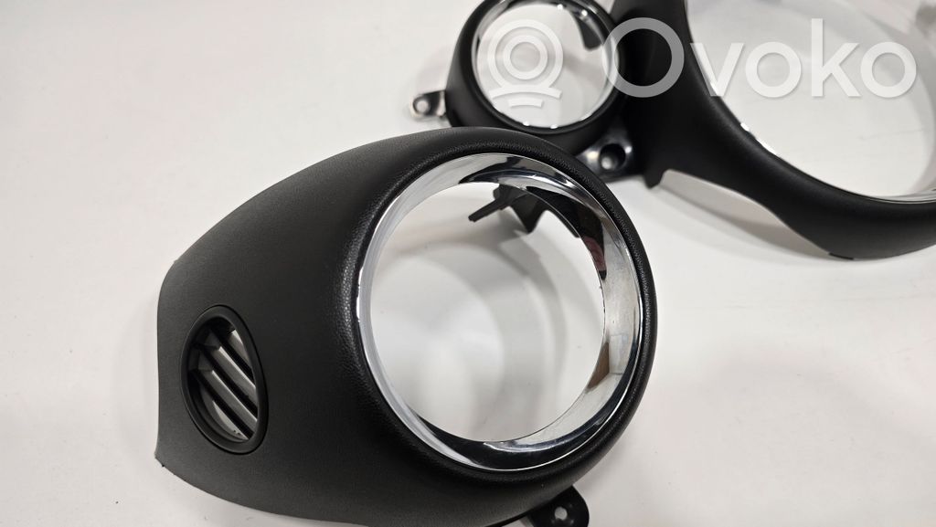 Paneļa dekoratīvās apdares vairogs (centrālais)