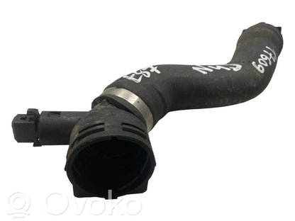 Caurulīte (-es) / šļūtene (-es)