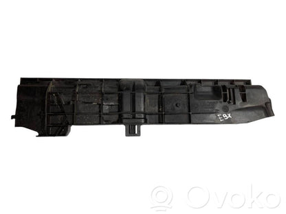 Radiator(s) holder/bracket