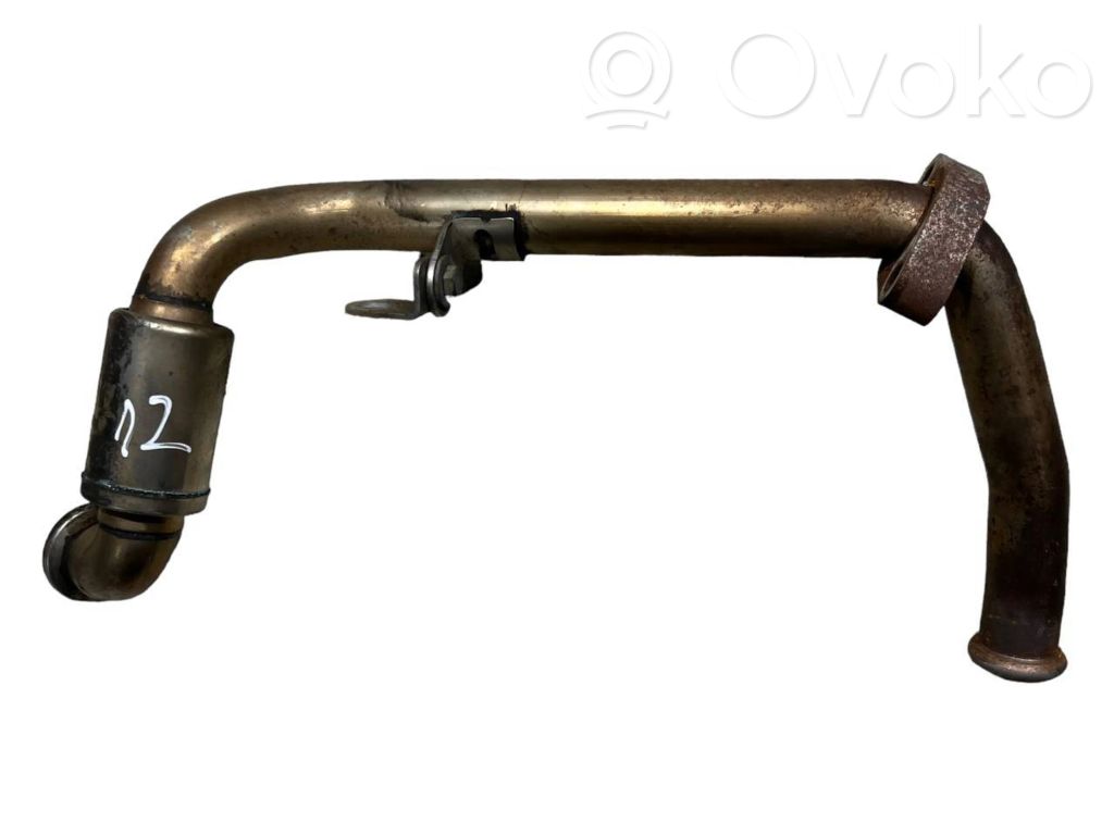 Caurulīte (-es) / šļūtene (-es)