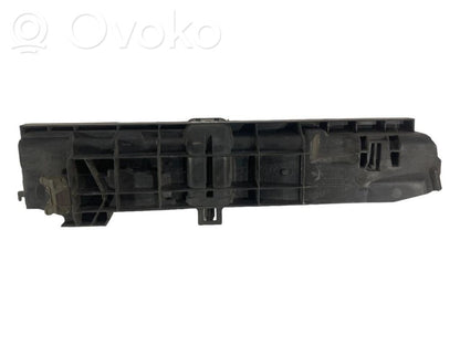 Radiator(s) holder/bracket
