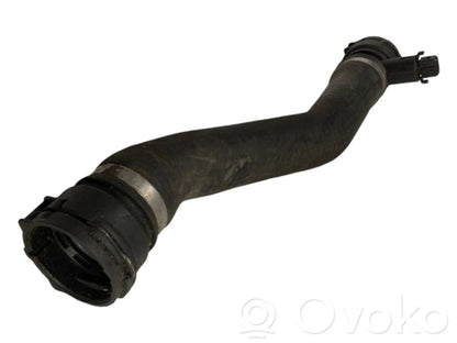 Caurulīte (-es) / šļūtene (-es)