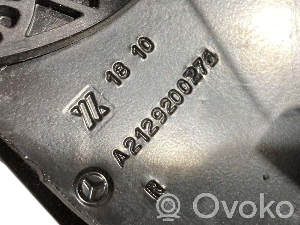 Sēdekļa atzveltnes slēdzene