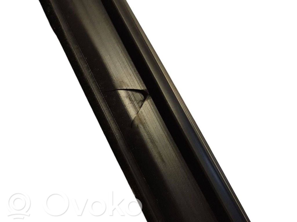 Aizmugurē apdares gumija (virsbūvē)