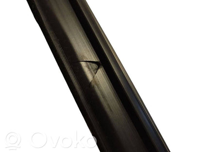 Aizmugurē apdares gumija (virsbūvē)