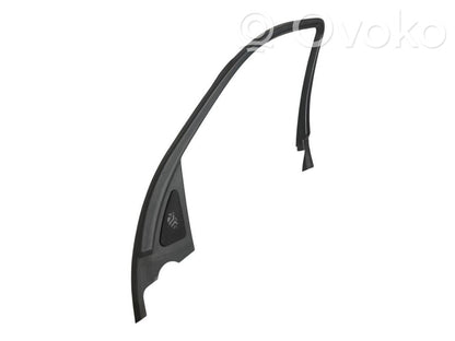 Priekšpusē durvju stikla rāmis