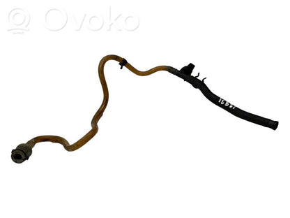 Degvielas caurulīte (-es)