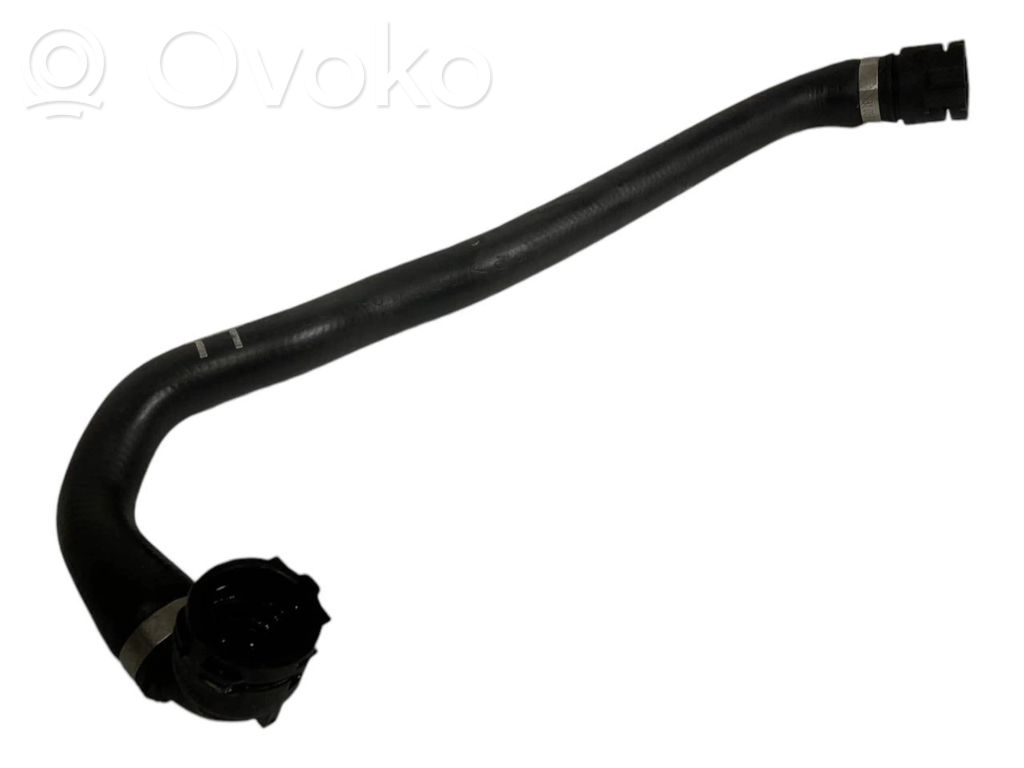 Caurulīte (-es) / šļūtene (-es)