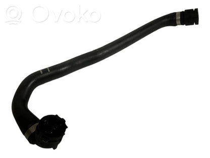 Caurulīte (-es) / šļūtene (-es)